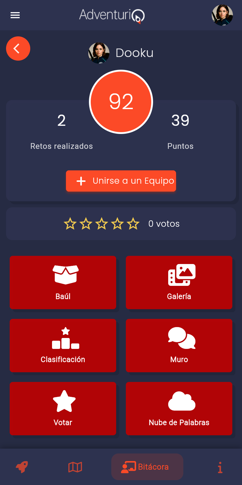 Vista general de la Bitácora con todas las zonas activas — cabecera con avatar y puntos, botón de equipo, estrellas de votos, y los seis cuadrantes de navegación